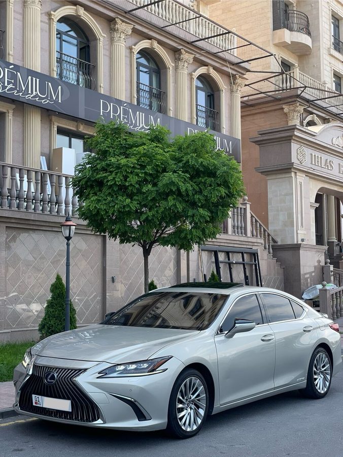 Lexus ES