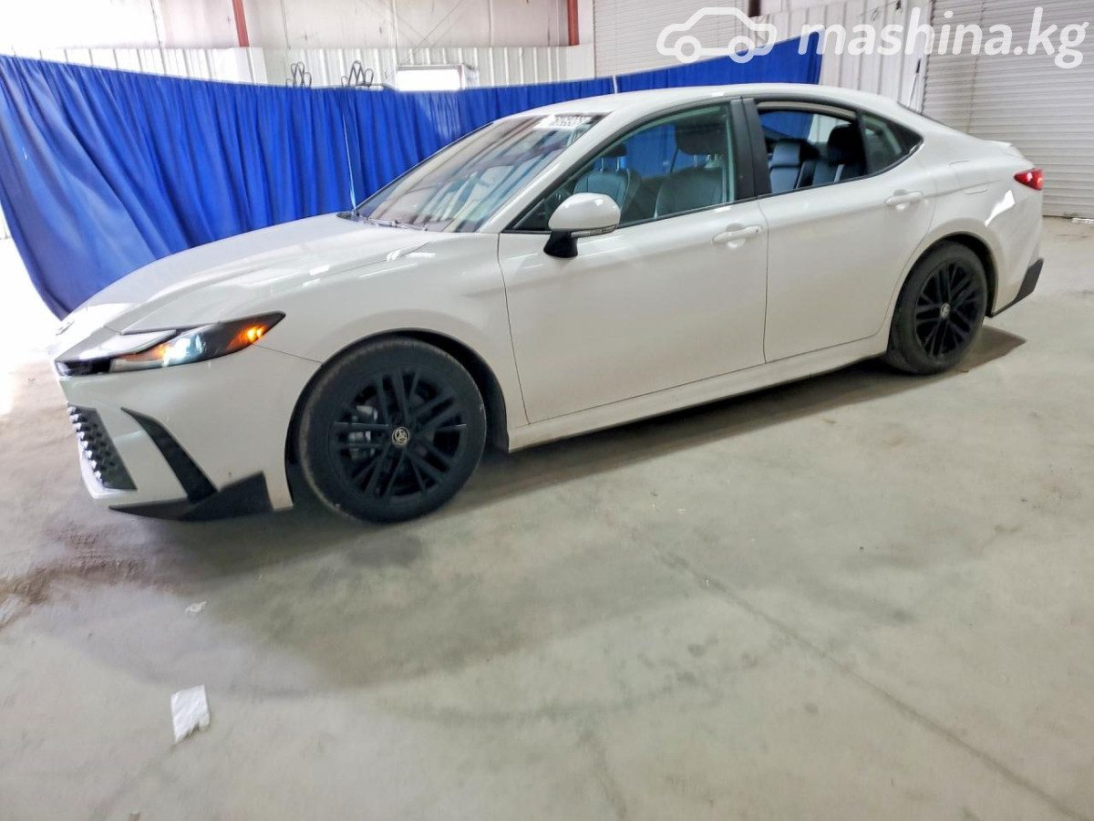 Toyota Camry IX (XV80)