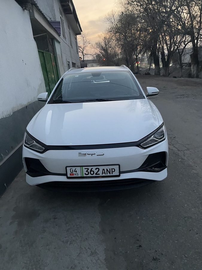 BYD E2