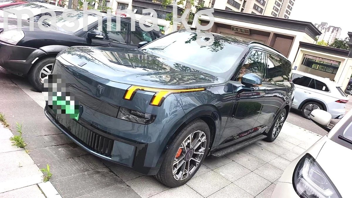 Lynk & Co 900 2025