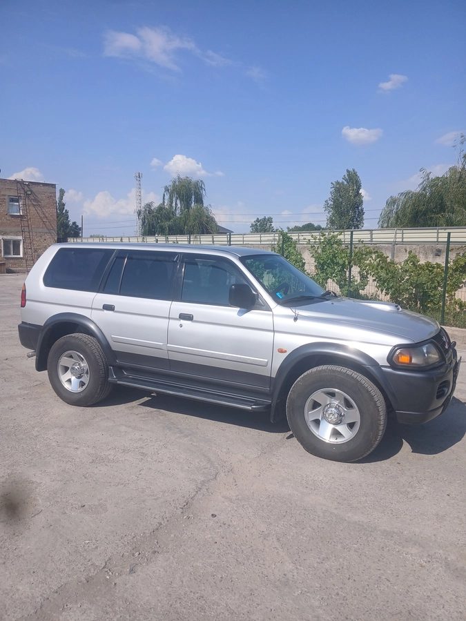 Mitsubishi Pajero II 2003