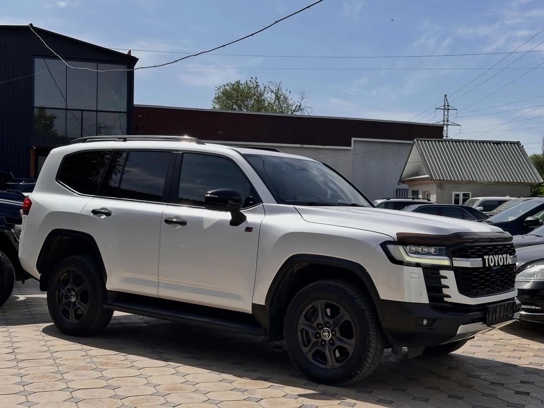 Toyota Land Cruiser 300 Series 2021