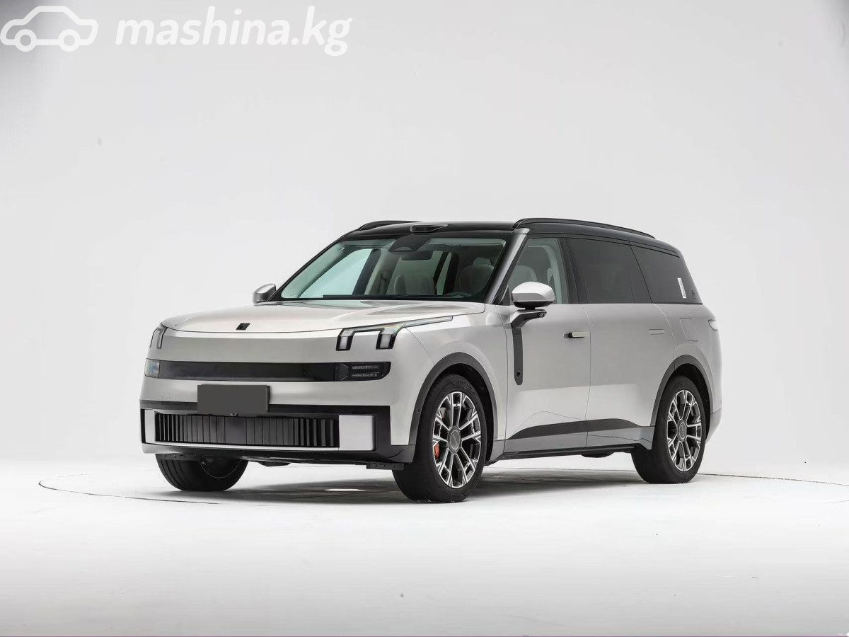 Lynk & Co 900