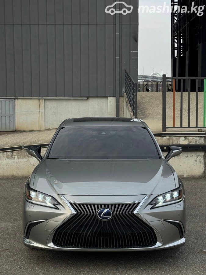Lexus ES