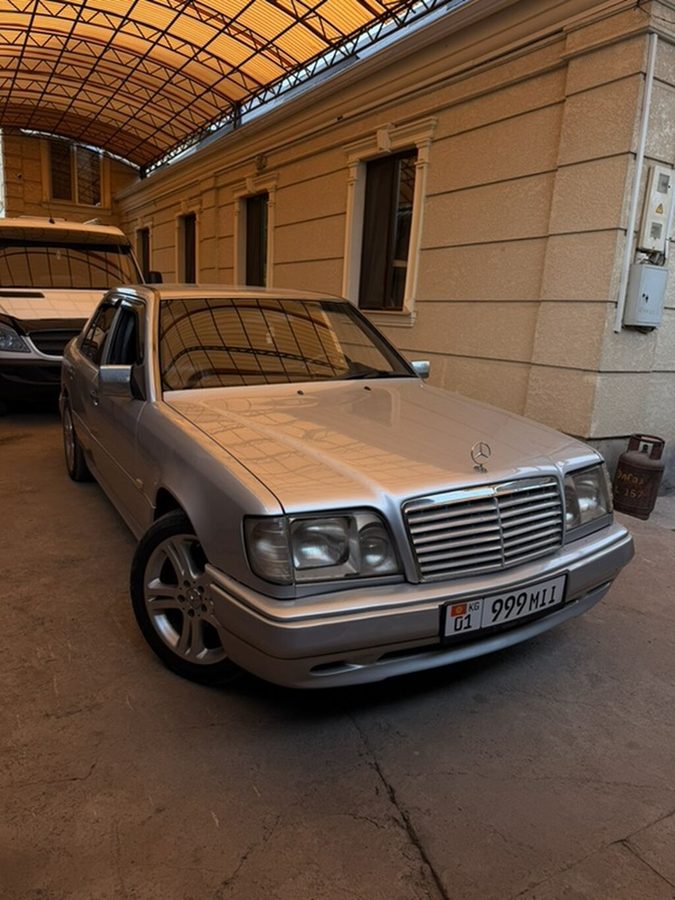 Mercedes-Benz W124