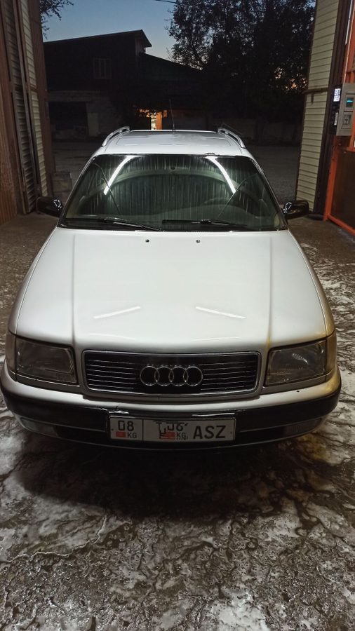 Audi 100