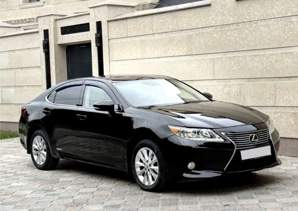 Lexus ES VI 2012