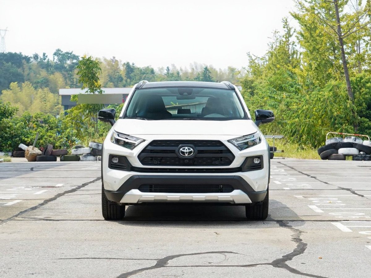 Toyota RAV4 V (XA50)