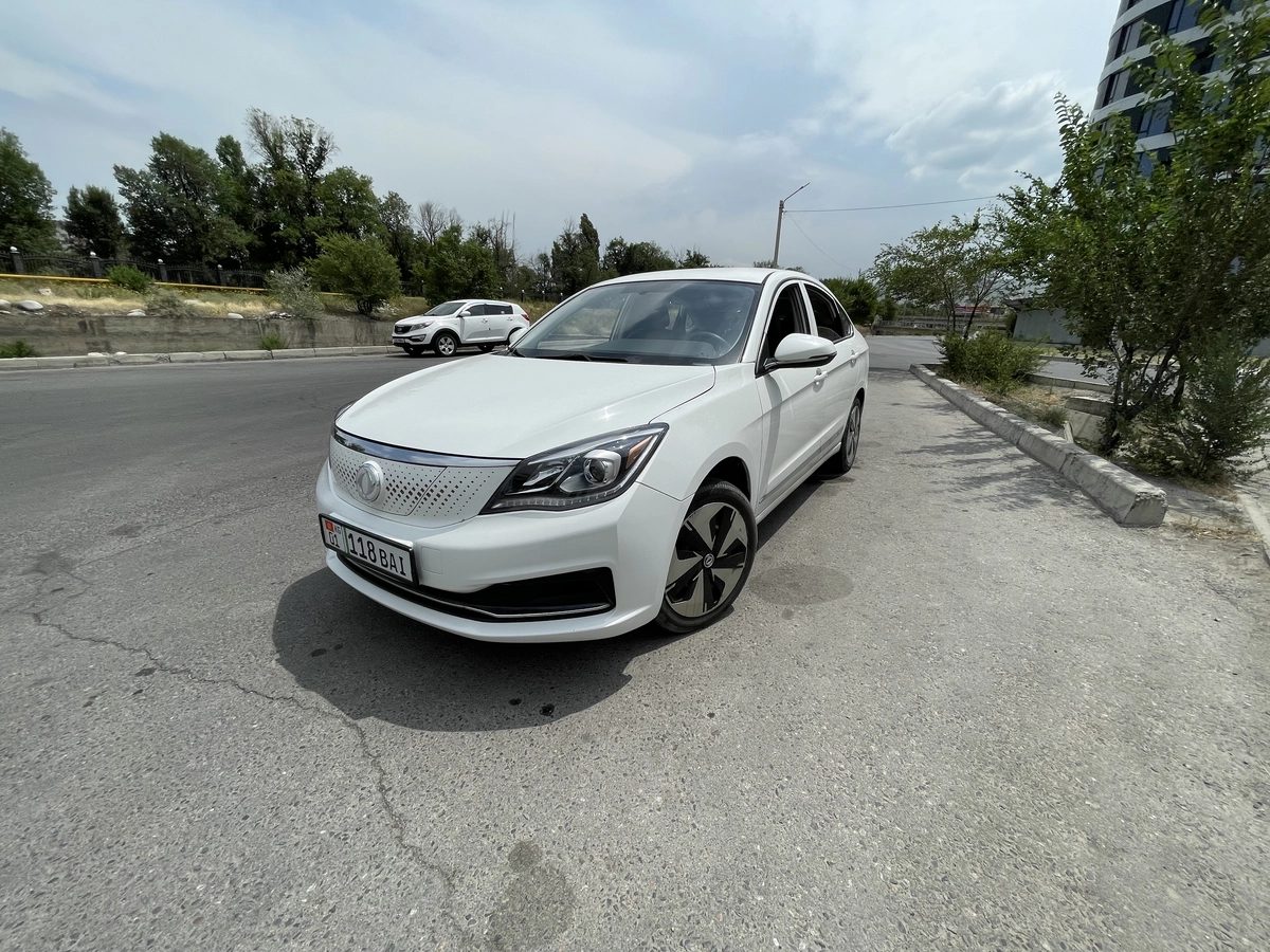 Dongfeng Aeolus E70 2022