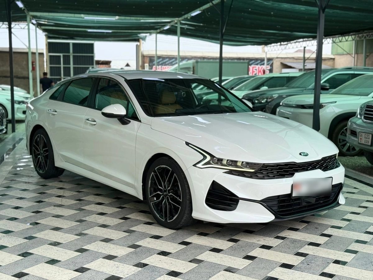 Kia K5 III 2021