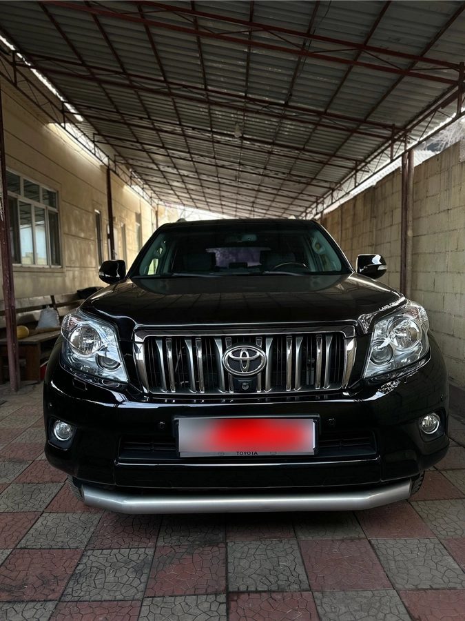 Toyota Land Cruiser Prado 150 Series 2011