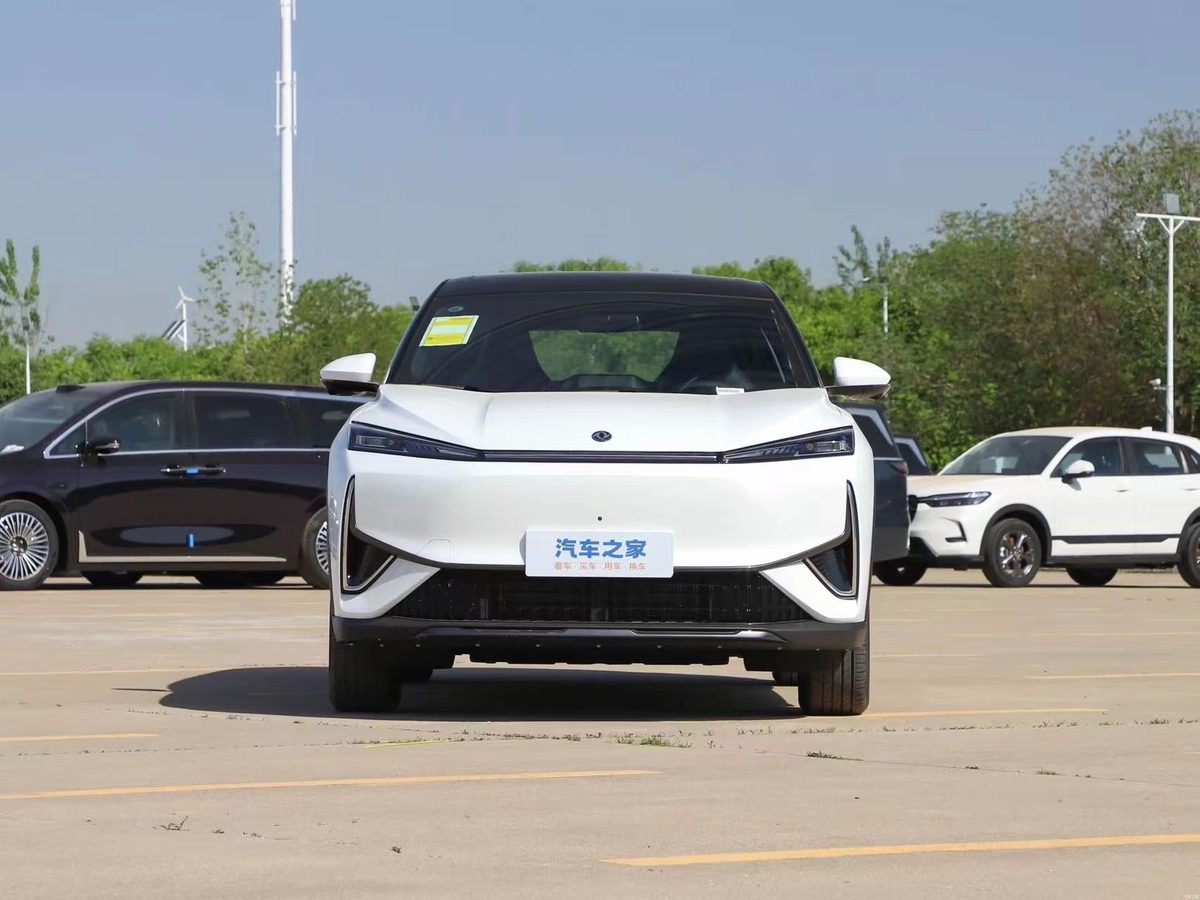 Dongfeng Fengshen E70 2025