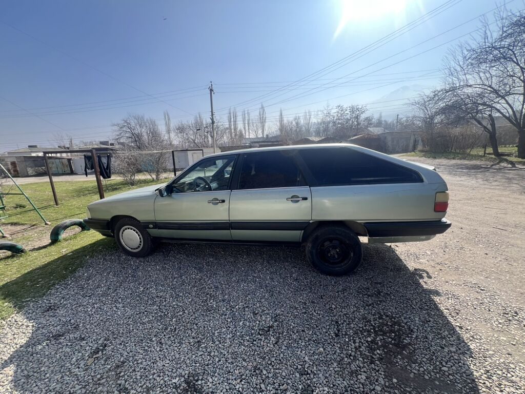 Audi 100