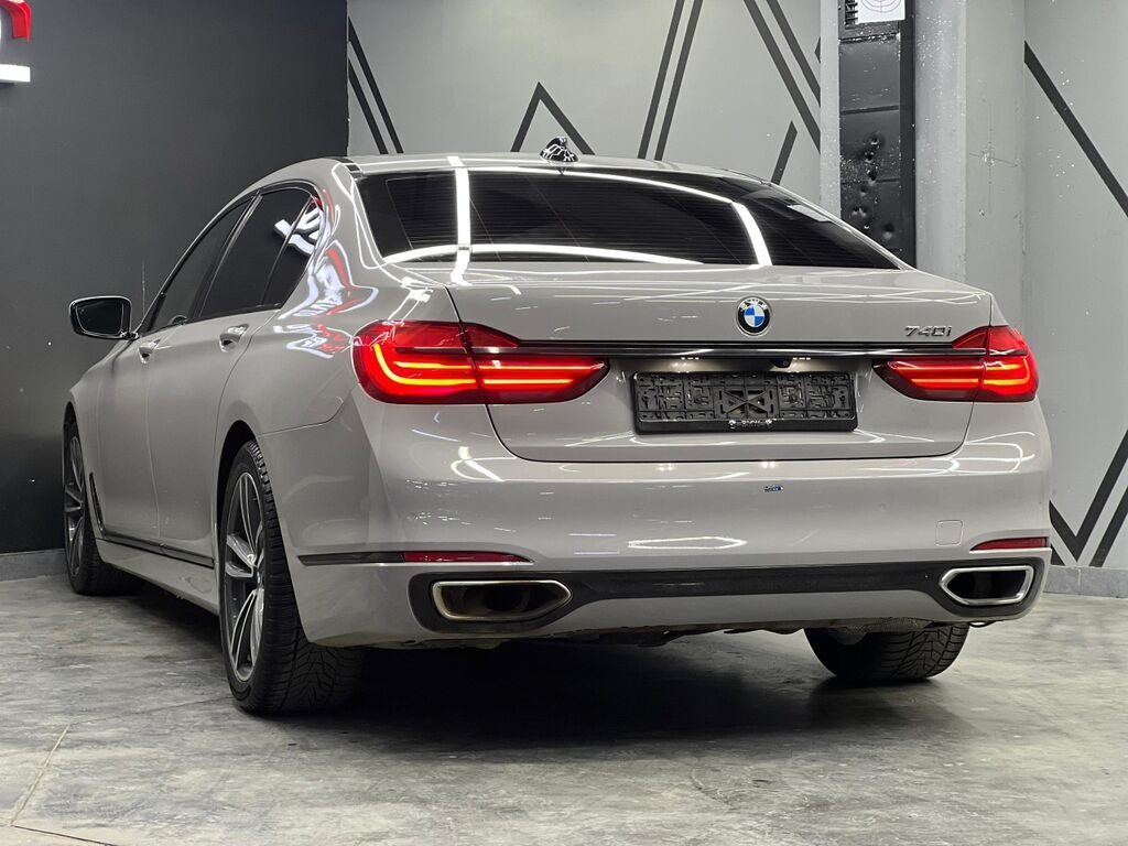 BMW 740