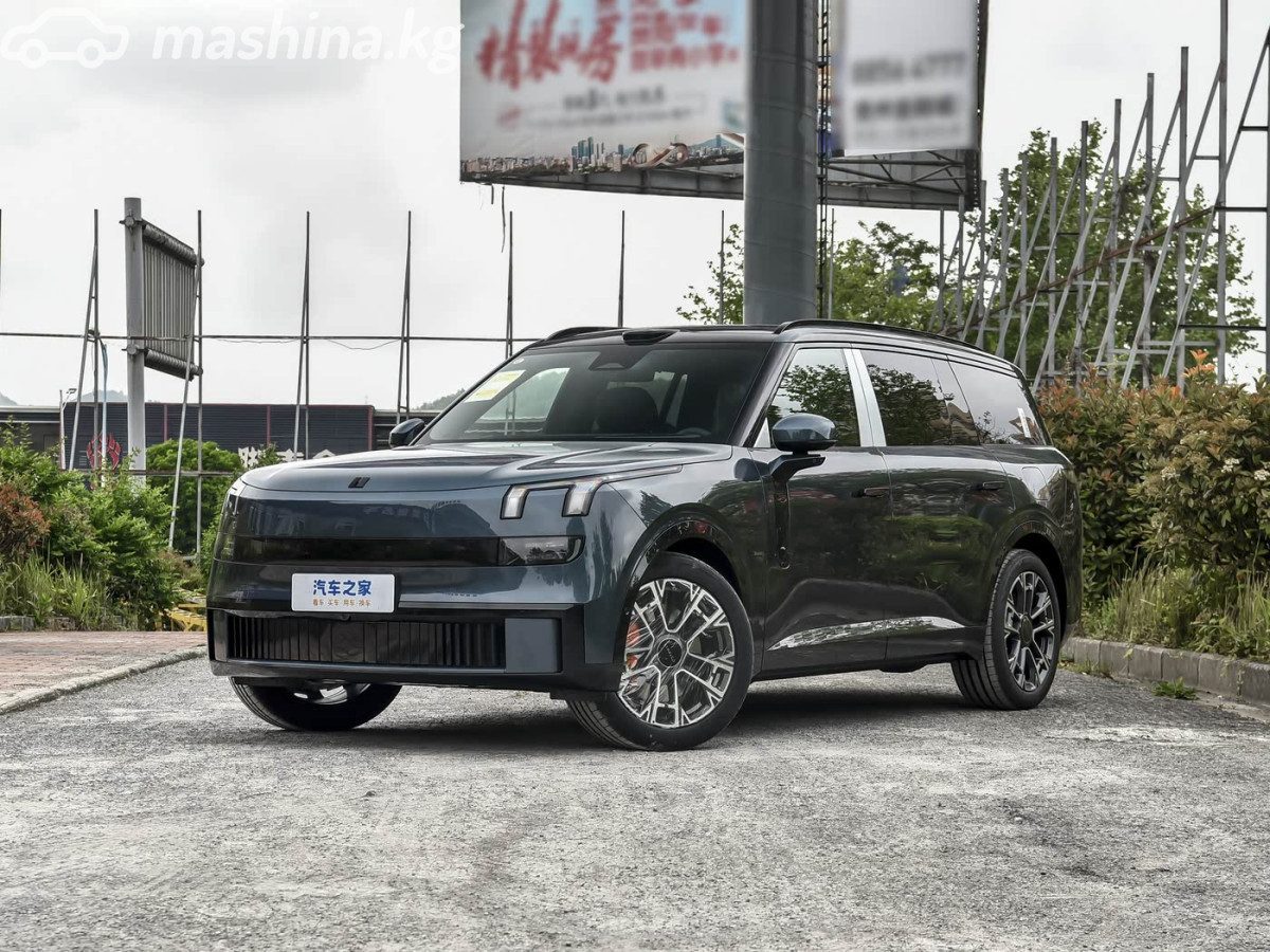 Lynk & Co 900