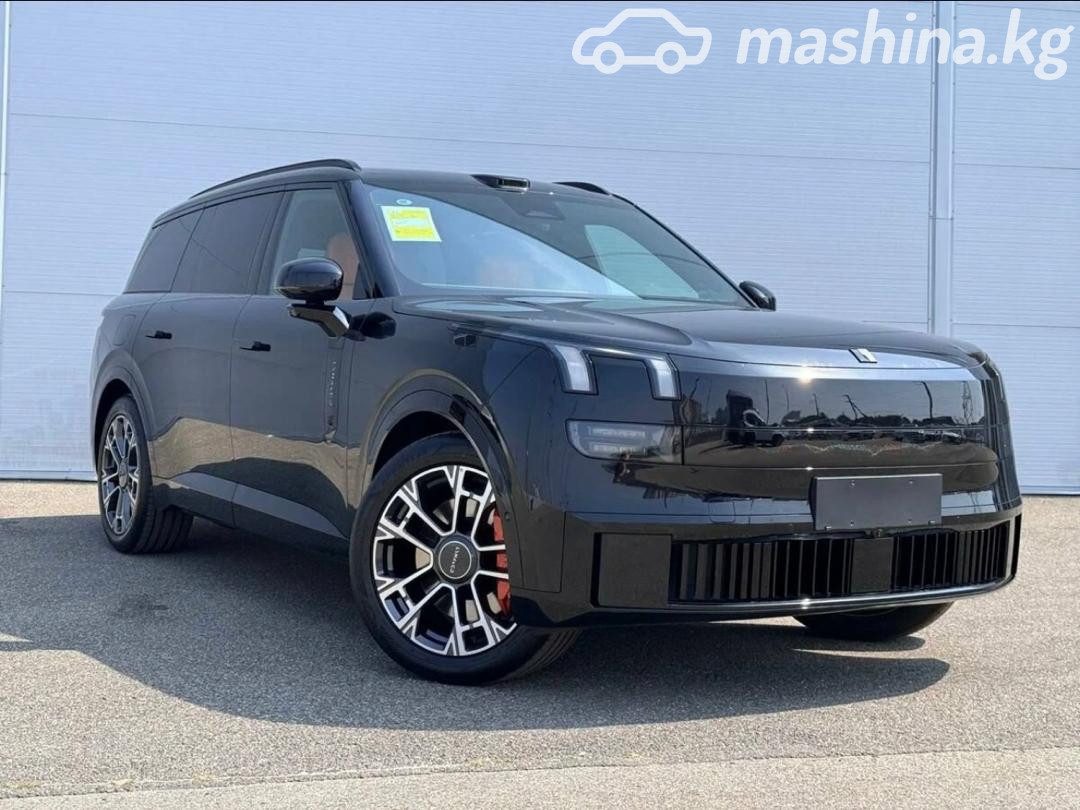 Lynk & Co 900