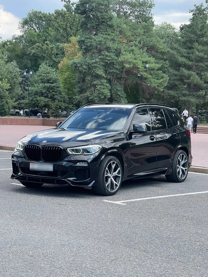 BMW X5 IV (G05/G18) 50i 4.4 AT 4WD
