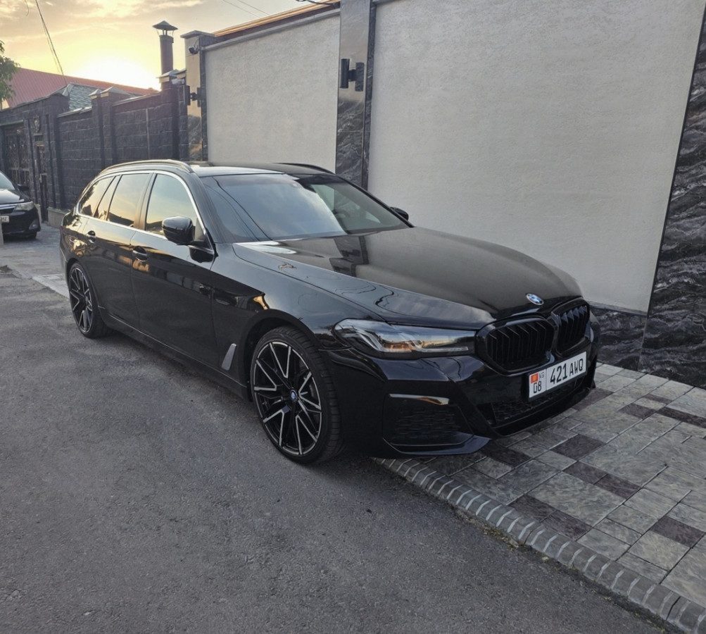 BMW 5 серии VII (G30/G31) Рестайлинг 2023