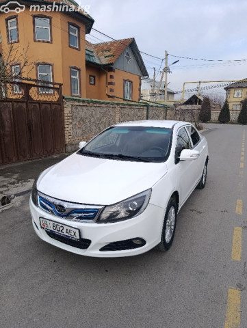 BYD E5