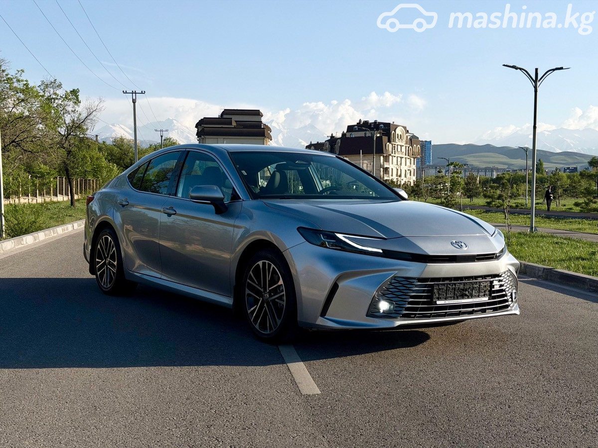 Toyota Camry IX (XV80)