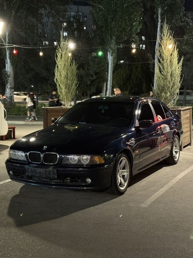 BMW 525