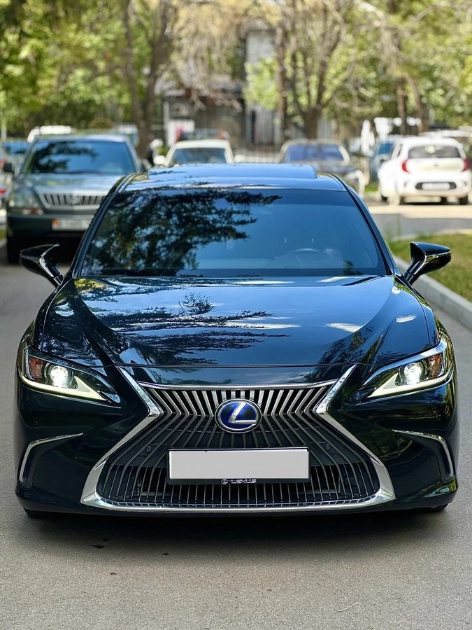 Lexus ES VII 250 2.5 AT