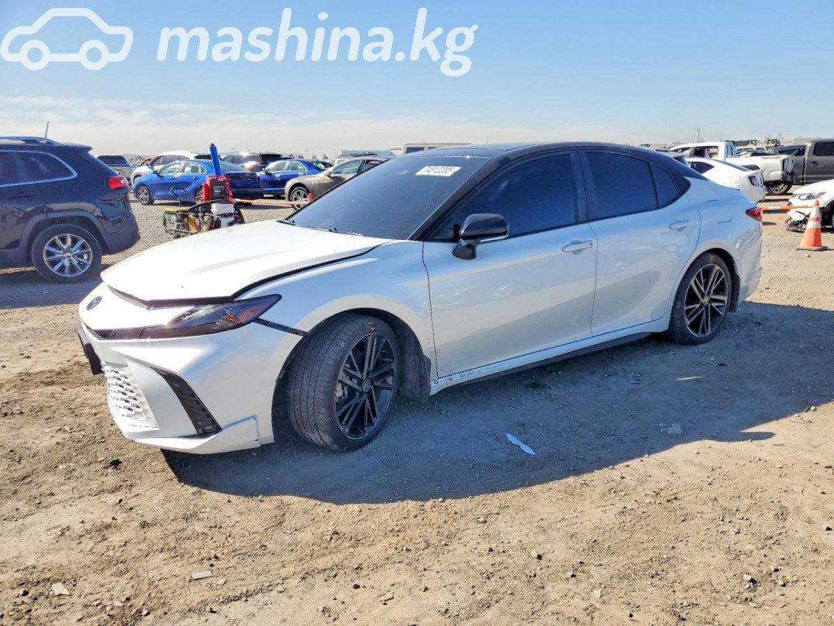 Toyota Camry IX (XV80)