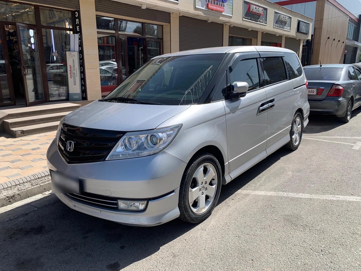 Honda Elysion I Рестайлинг 2011