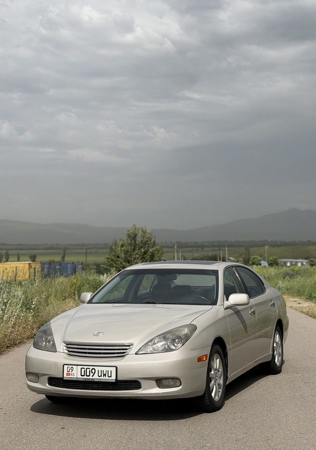 Lexus ES