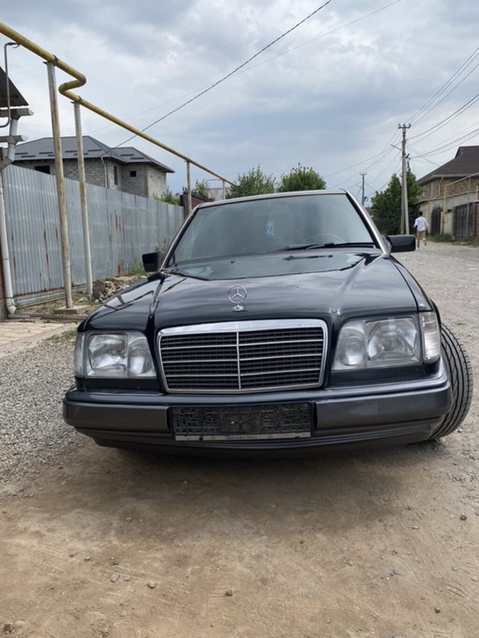 Mercedes-Benz W124