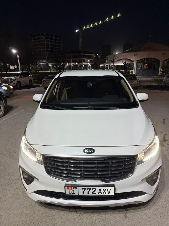 Kia Carnival