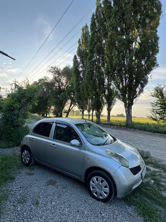 Nissan March