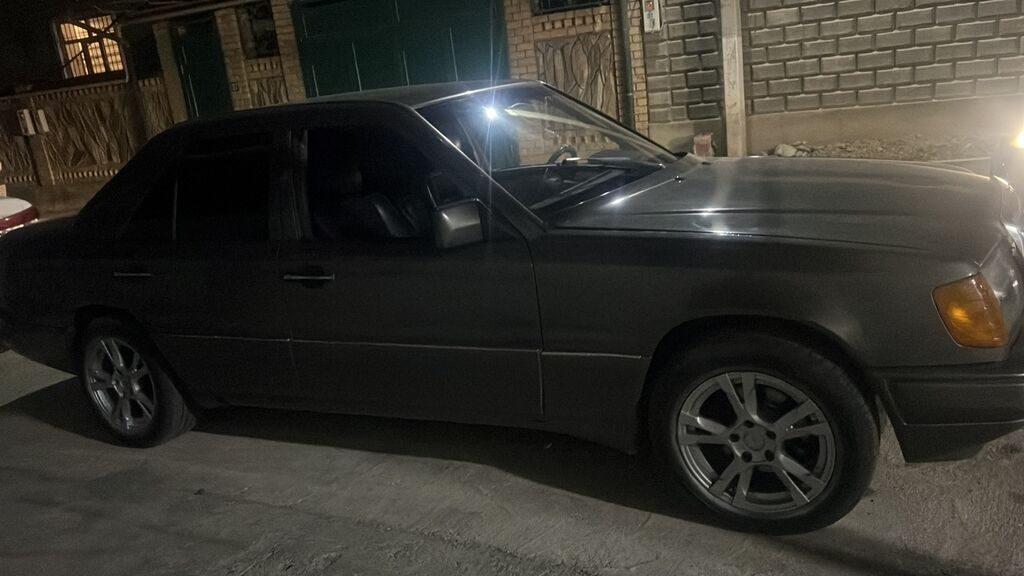 Mercedes-Benz W124