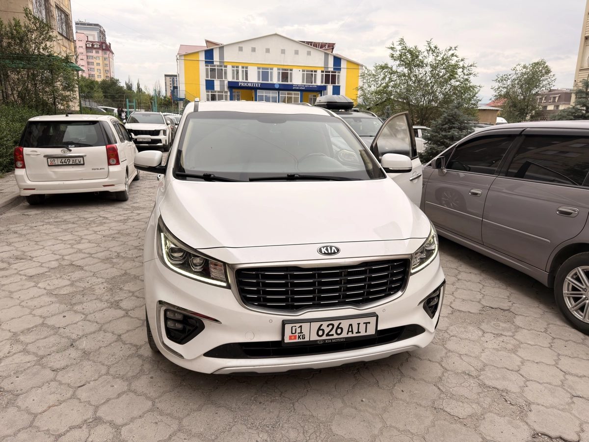 Kia Carnival III