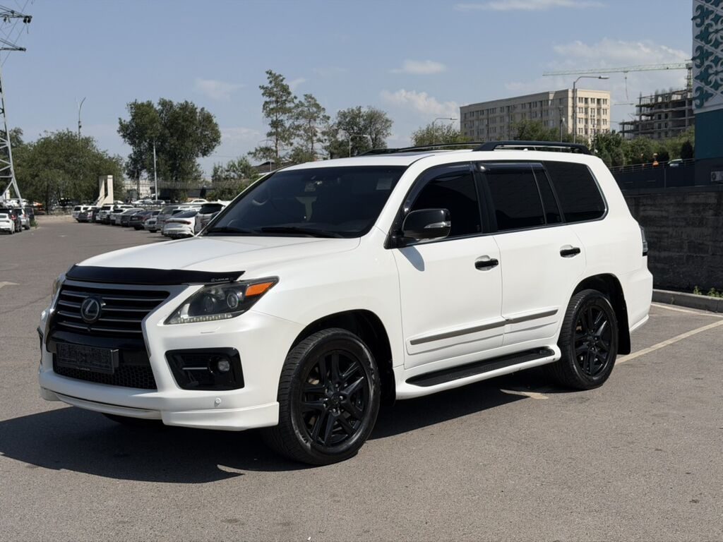 Lexus LX
