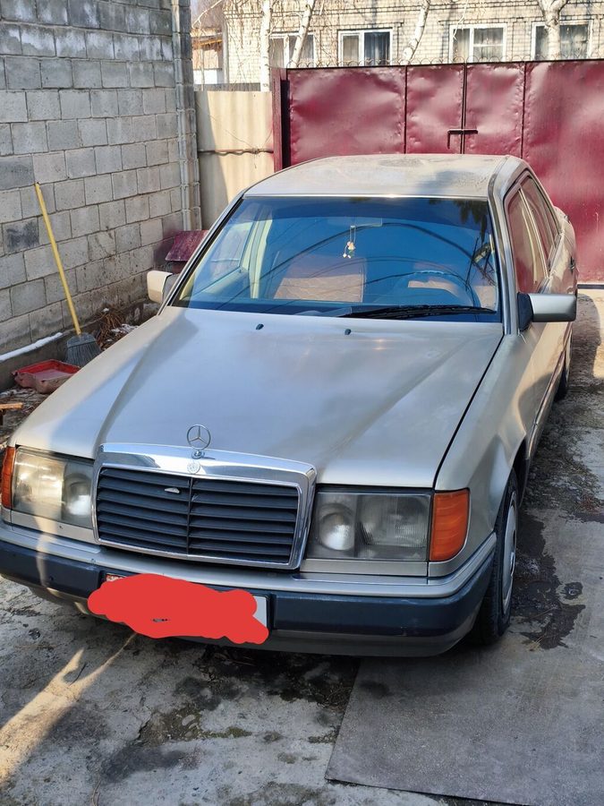 Mercedes-Benz W124
