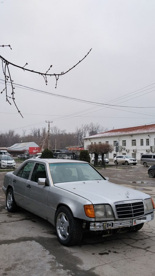 Mercedes-Benz W124