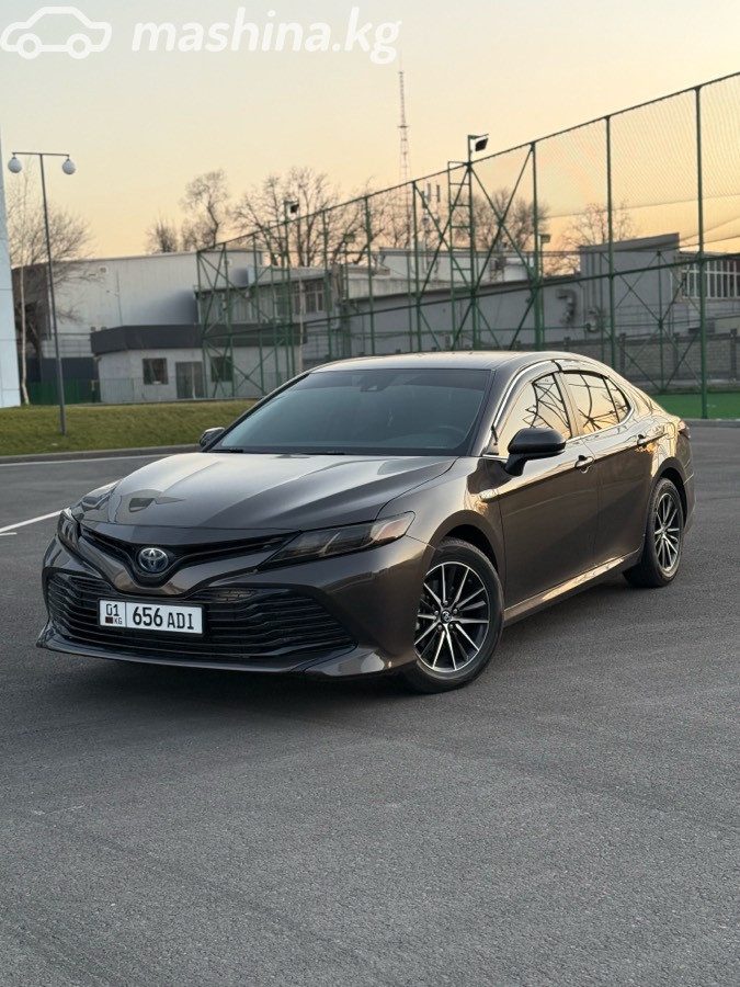 Toyota Camry VIII (XV70)