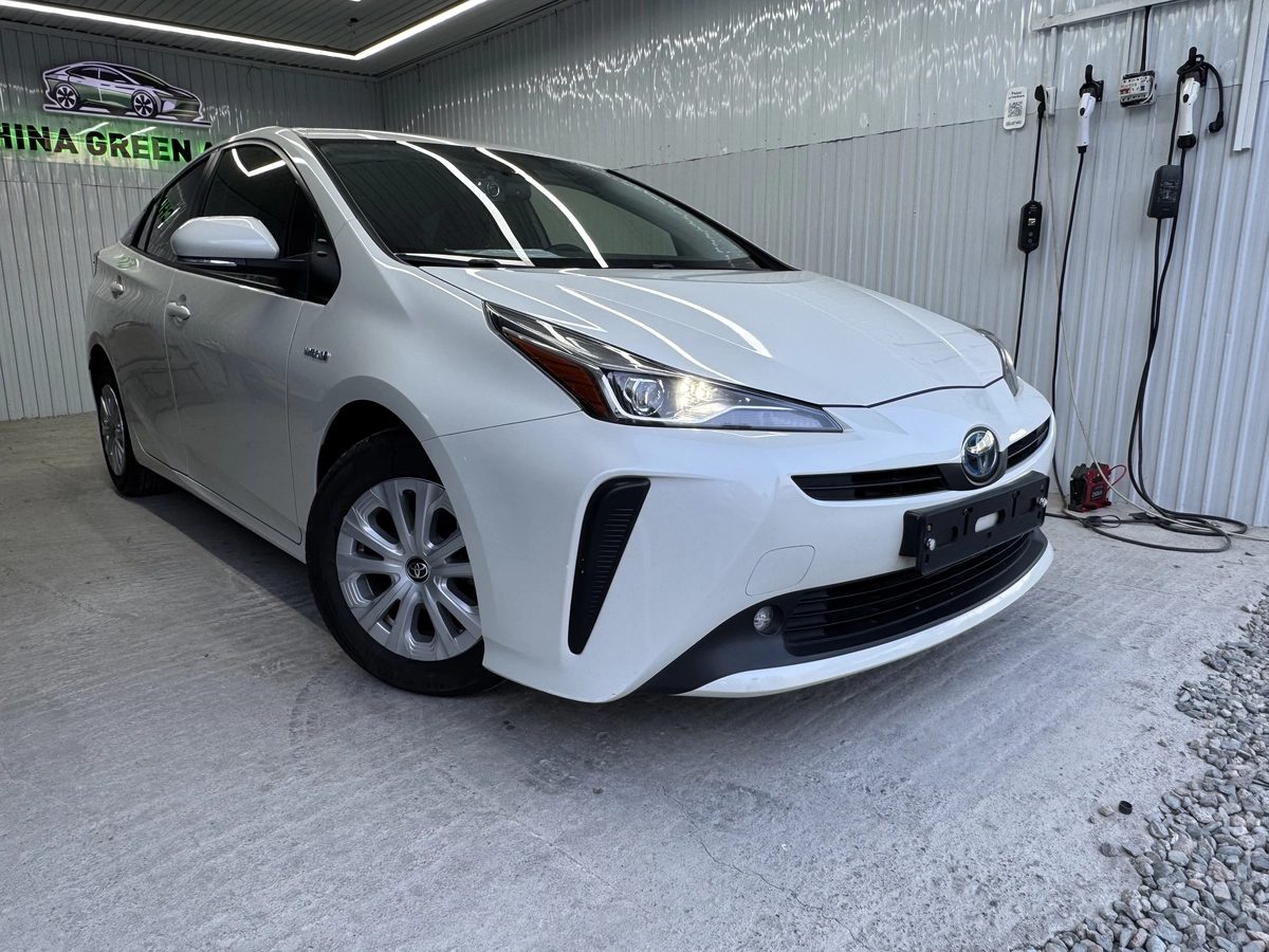 Toyota Prius IV Рестайлинг (XW50) 2020