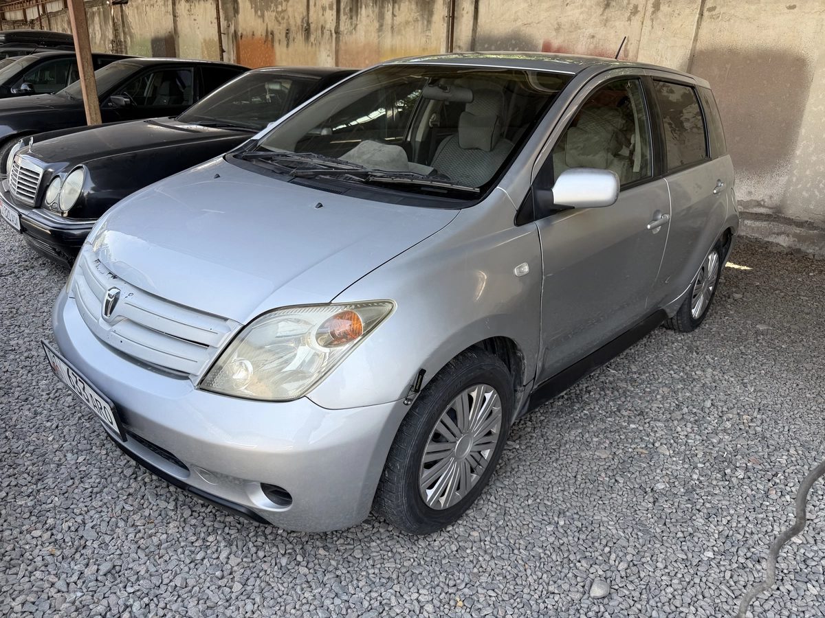 Toyota Ist I 2002