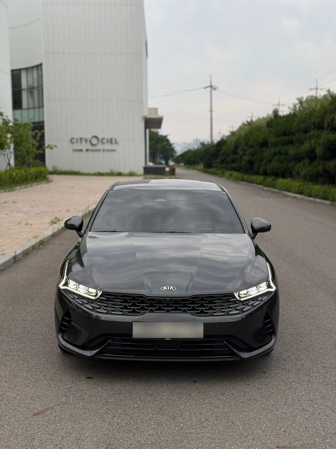 Kia K5 III 2.0hyb AT