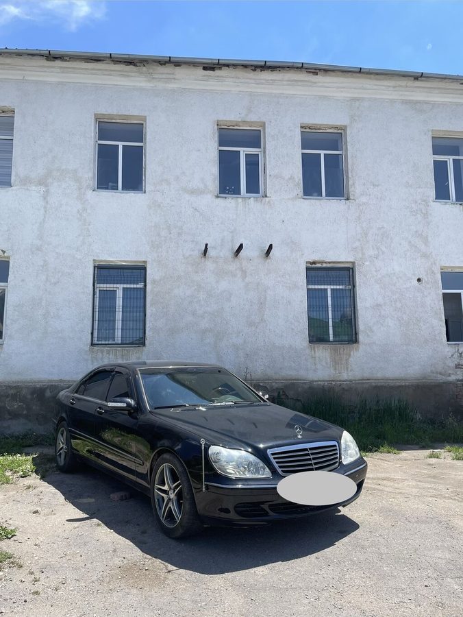 Mercedes-Benz 220