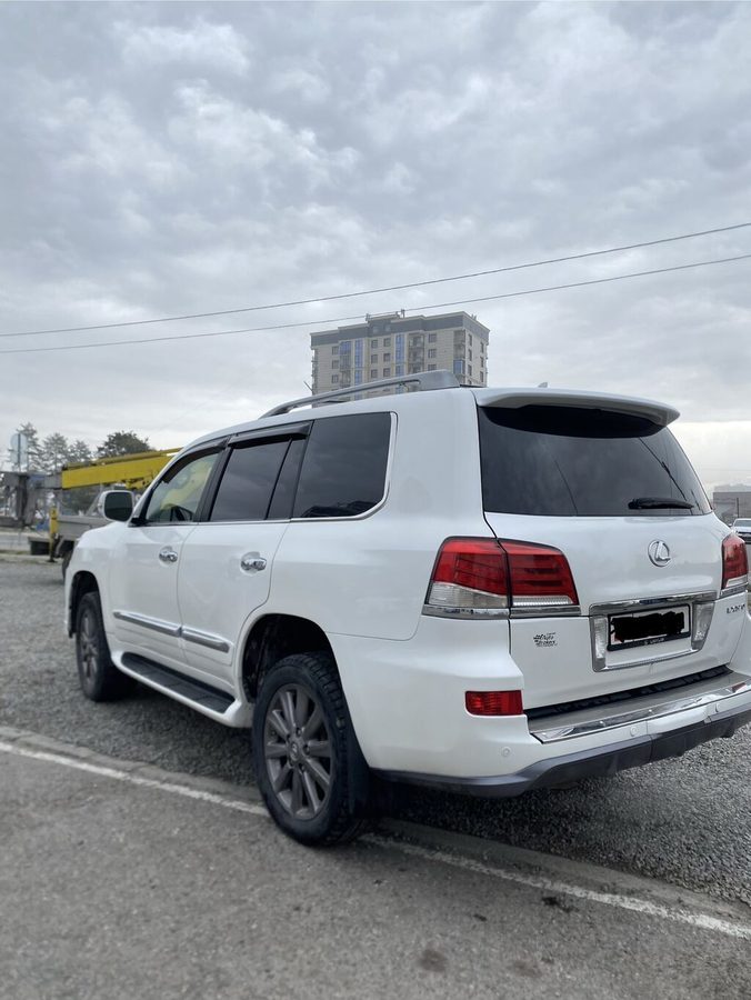 Lexus LX
