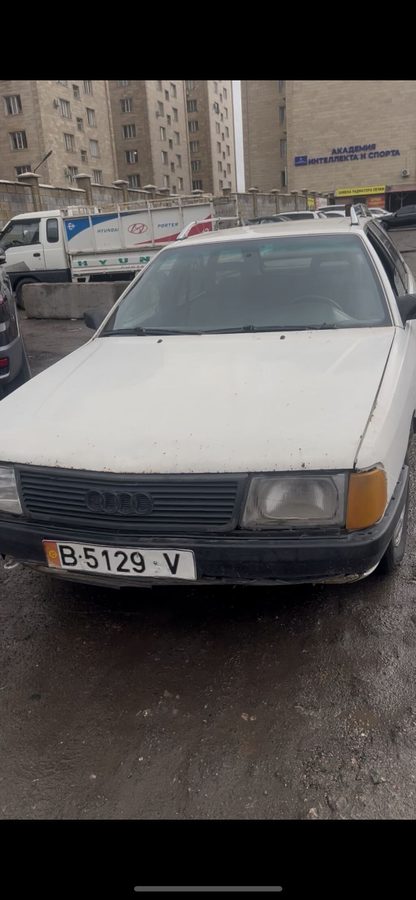 Audi 100