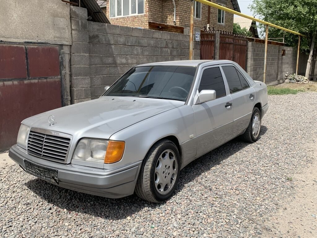 Mercedes-Benz W124