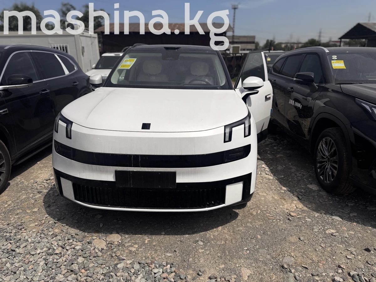 Lynk & Co 900 2026
