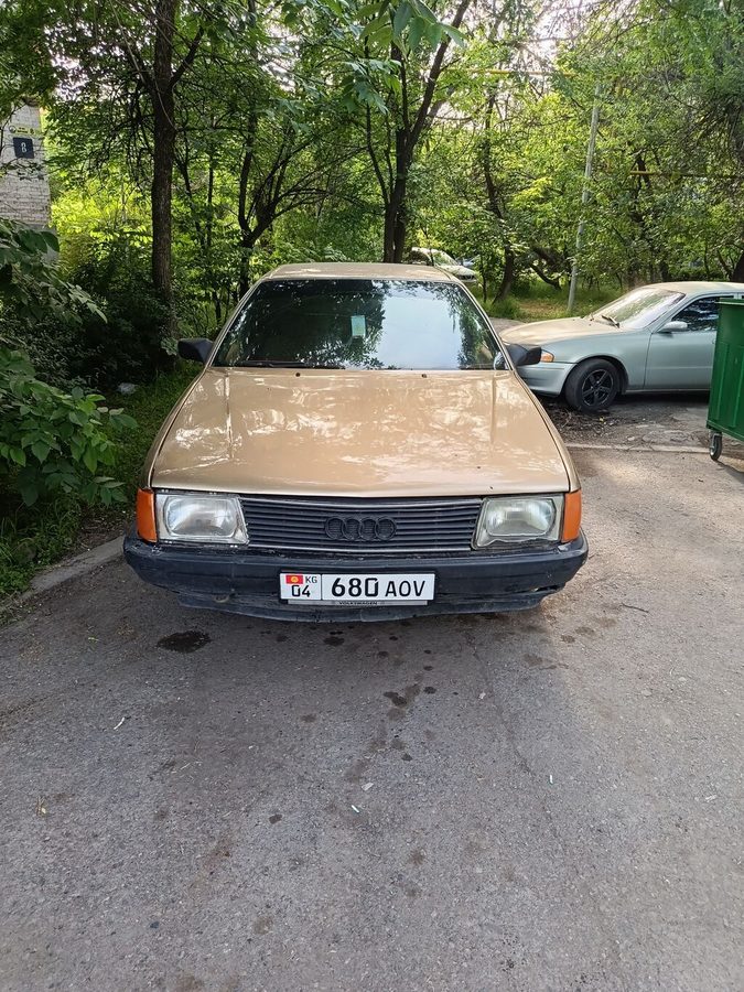 Audi 100