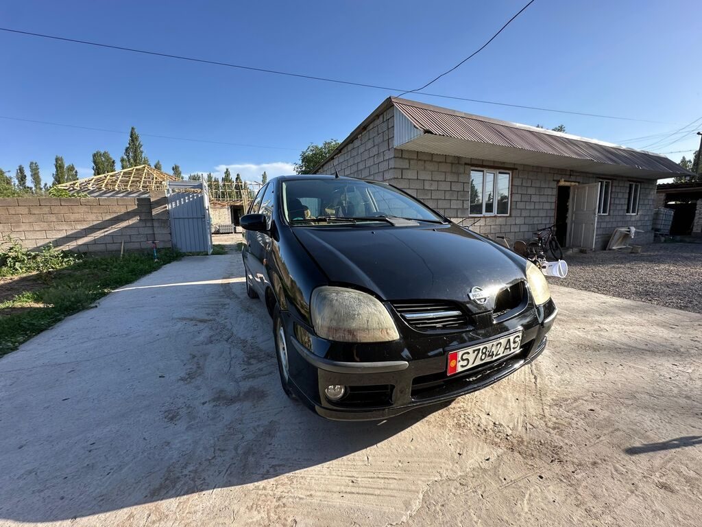 Nissan Almera Tino