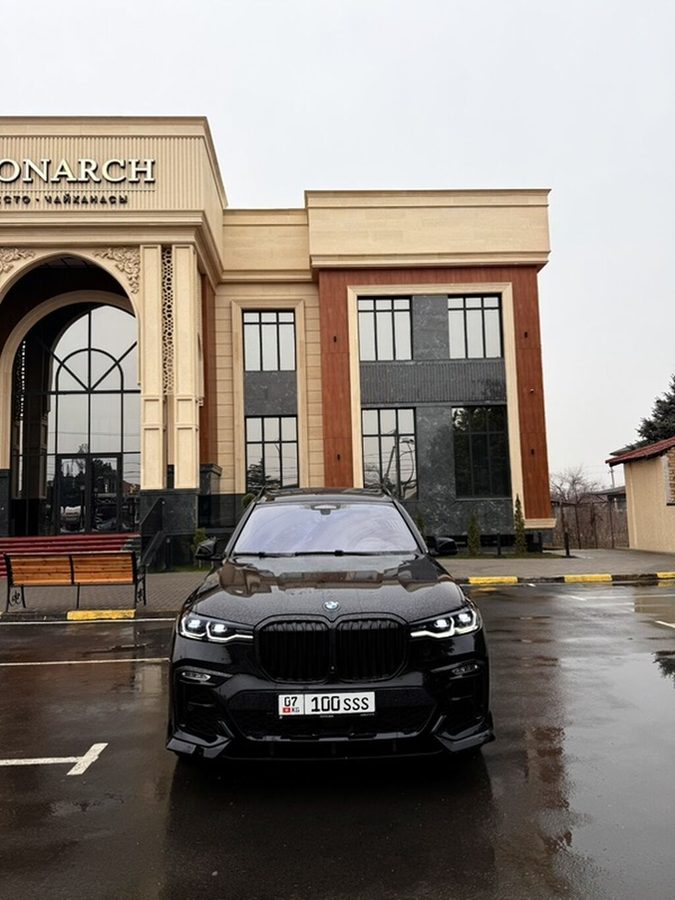 BMW X7