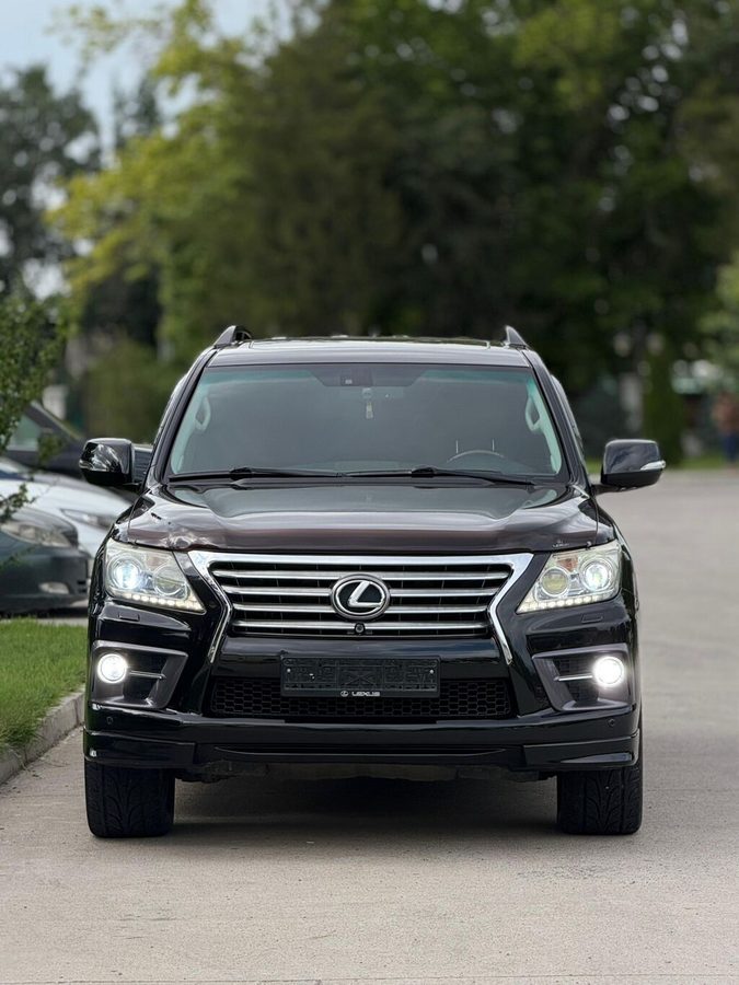 Lexus LX